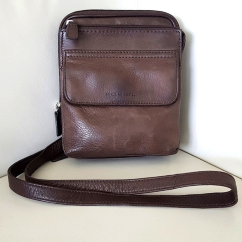 EUC- FOSSIL Chocolate Leather Crossbody Bag